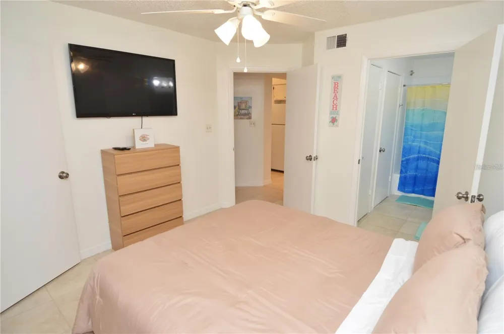 8625 MALLARD RESERVE DRIVE #101 Tampa, FL 33614