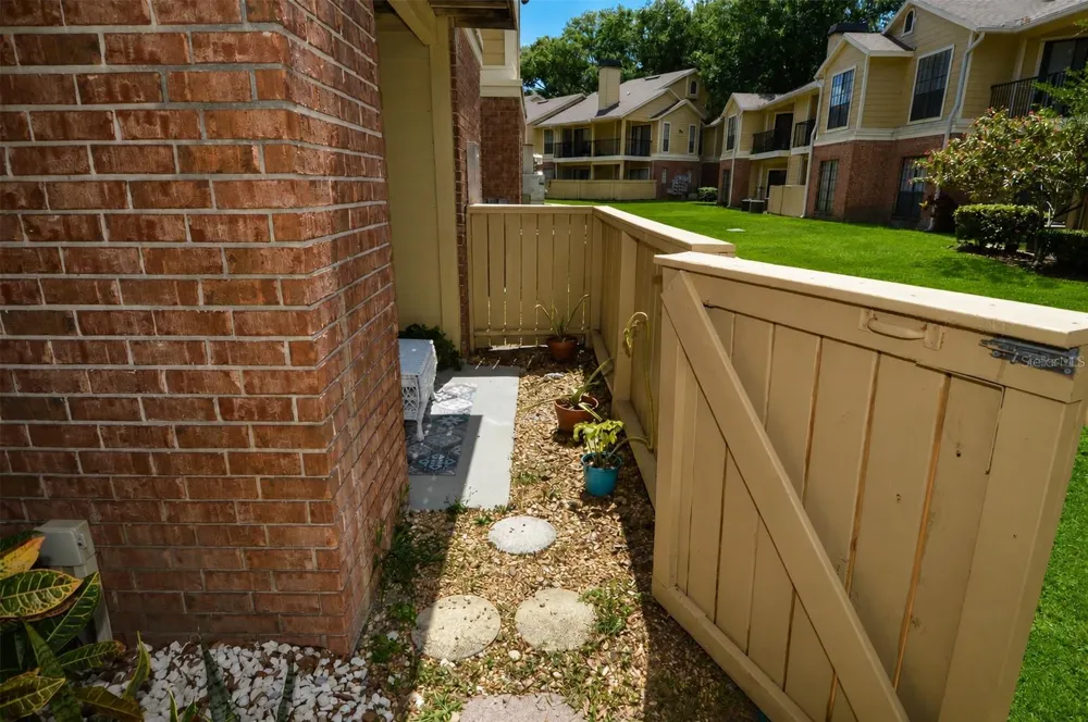 8625 MALLARD RESERVE DRIVE #101 Tampa, FL 33614