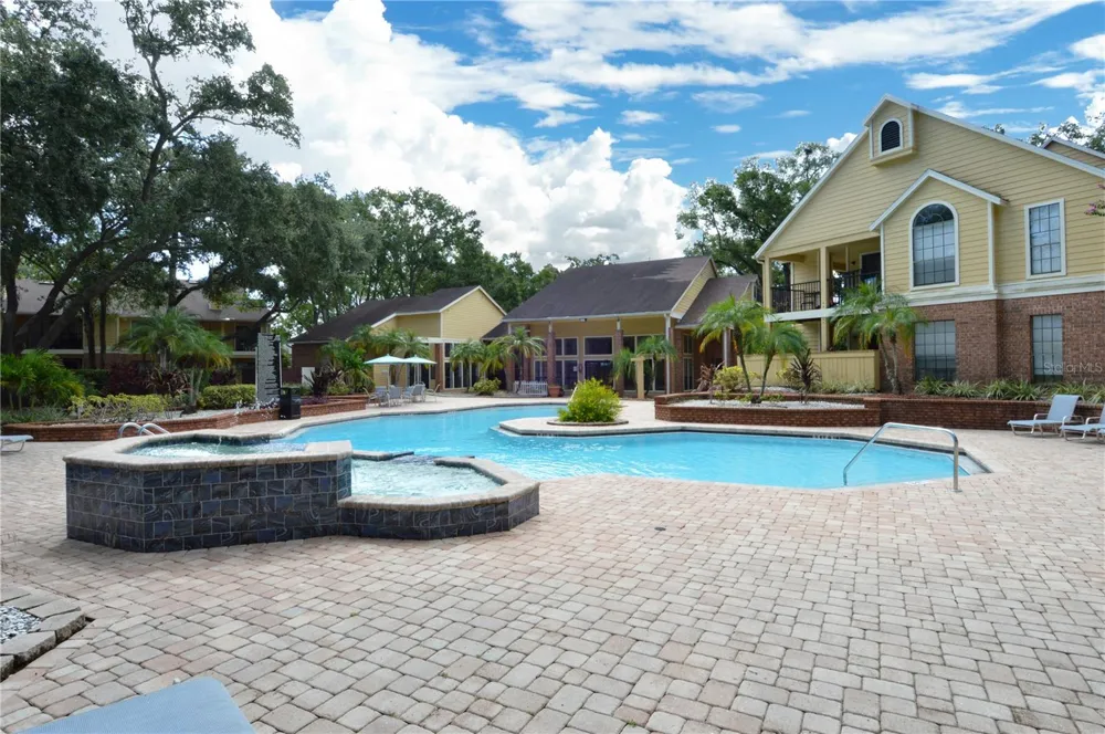 8625 MALLARD RESERVE DRIVE #101 Tampa, FL 33614
