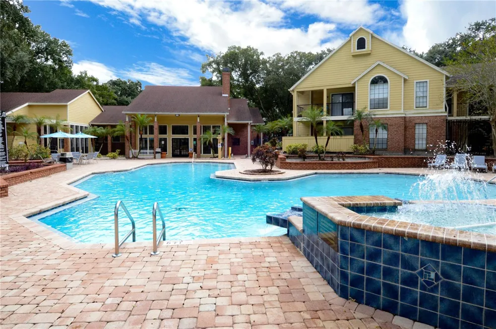 8625 MALLARD RESERVE DRIVE #101 Tampa, FL 33614