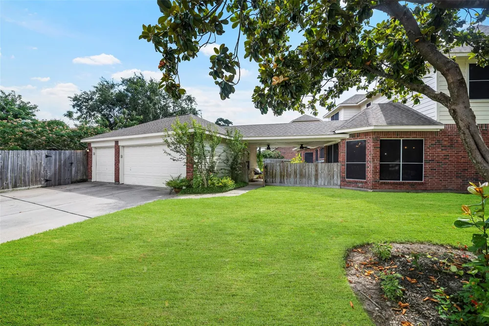 11910 Susie Court Pinehurst, TX 77362
