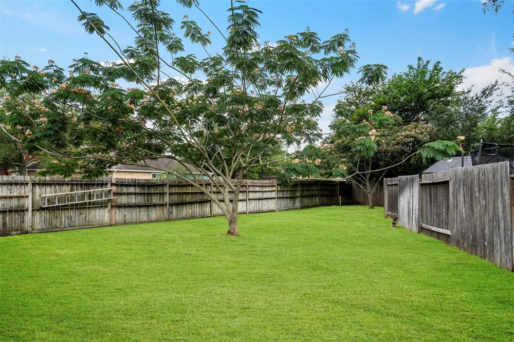 11910 Susie Court Pinehurst, TX 77362