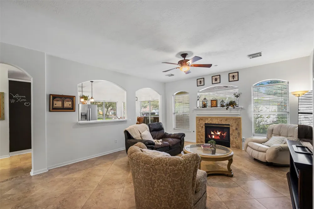 11910 Susie Court Pinehurst, TX 77362