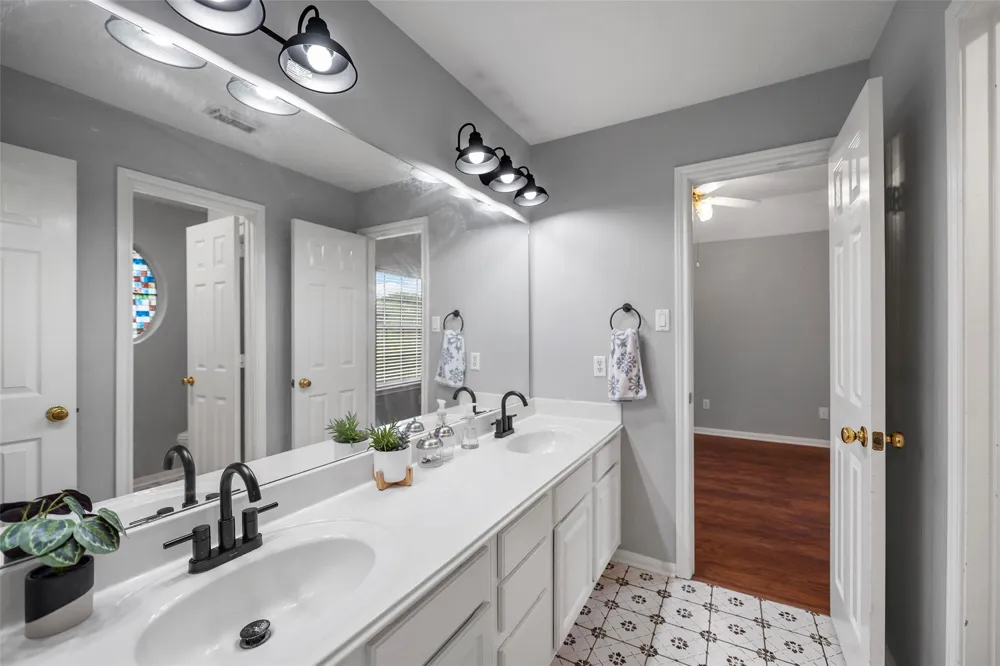 11910 Susie Court Pinehurst, TX 77362