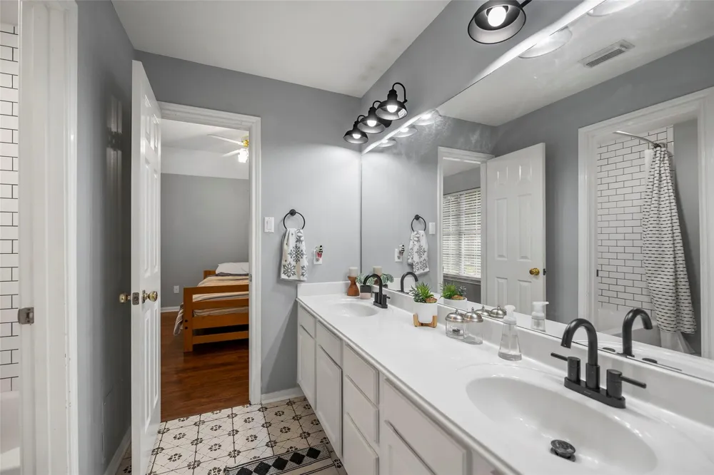 11910 Susie Court Pinehurst, TX 77362