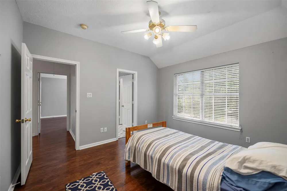11910 Susie Court Pinehurst, TX 77362