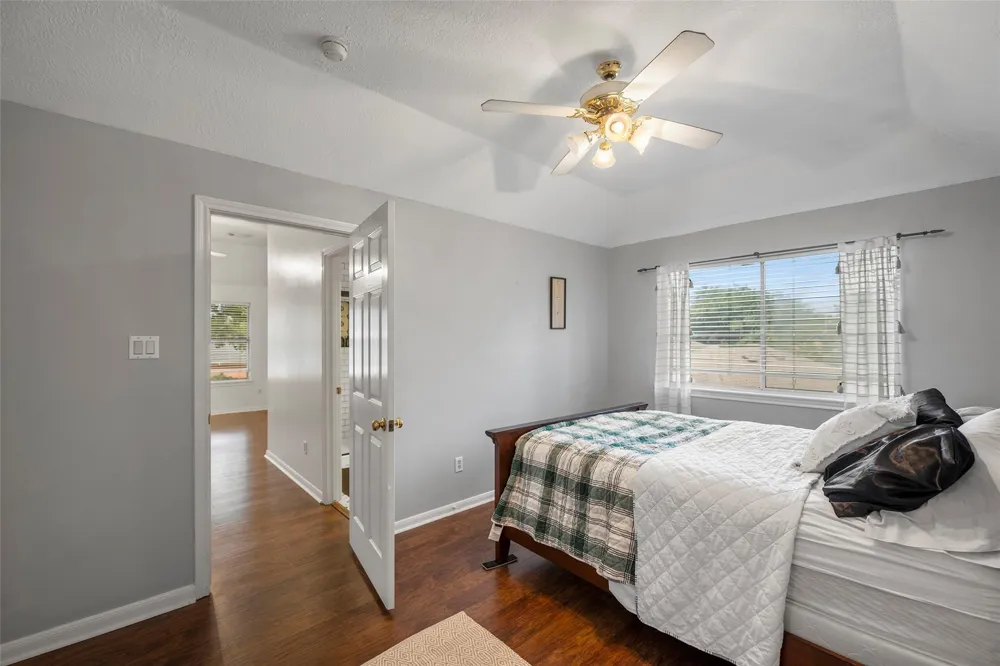 11910 Susie Court Pinehurst, TX 77362