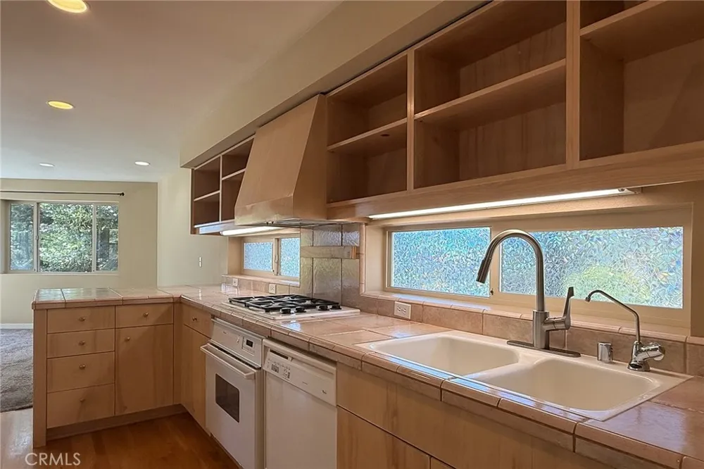 1970 Tweed Avenue Cambria, CA 93428