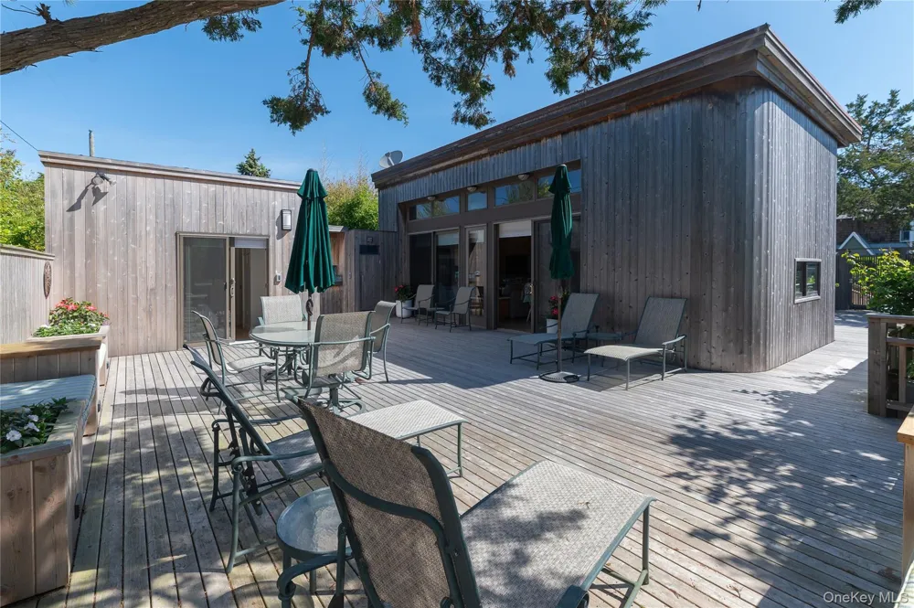 43 Crescent Avenue Seaview, NY 11770