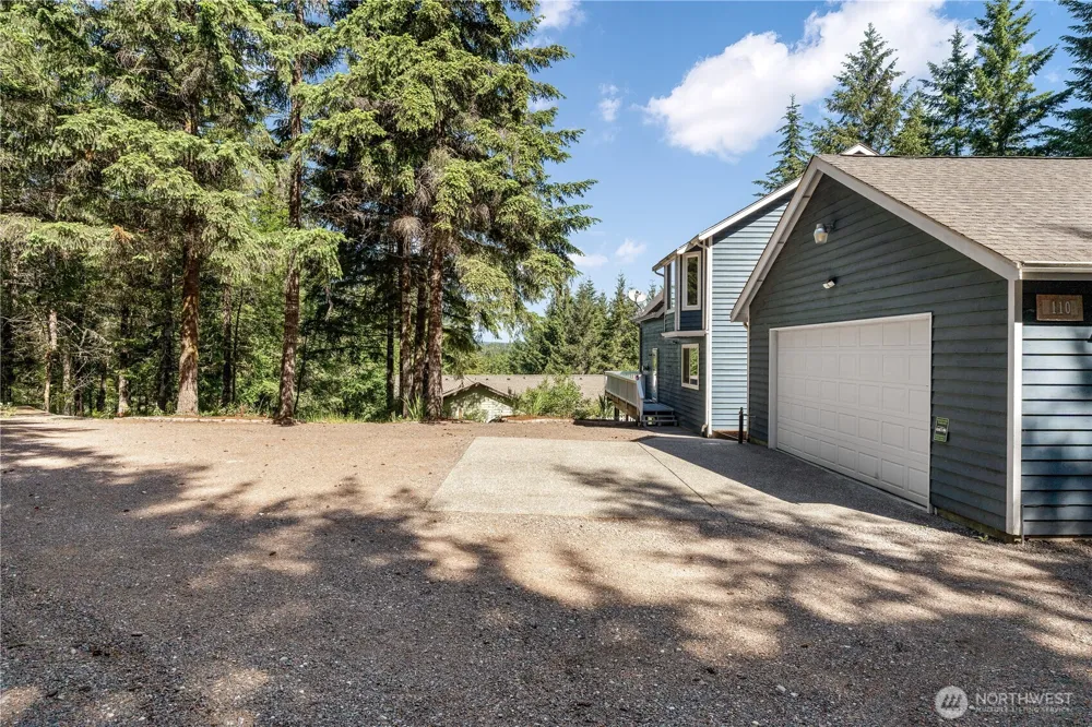 110 E Glacier Crest Road Grapeview, WA 98546