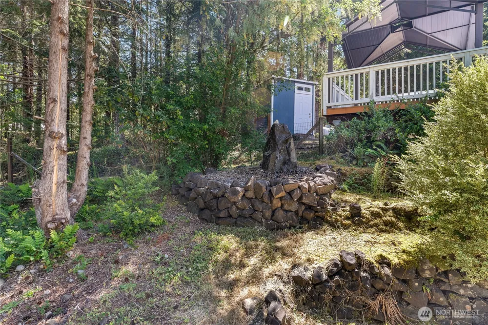 110 E Glacier Crest Road Grapeview, WA 98546