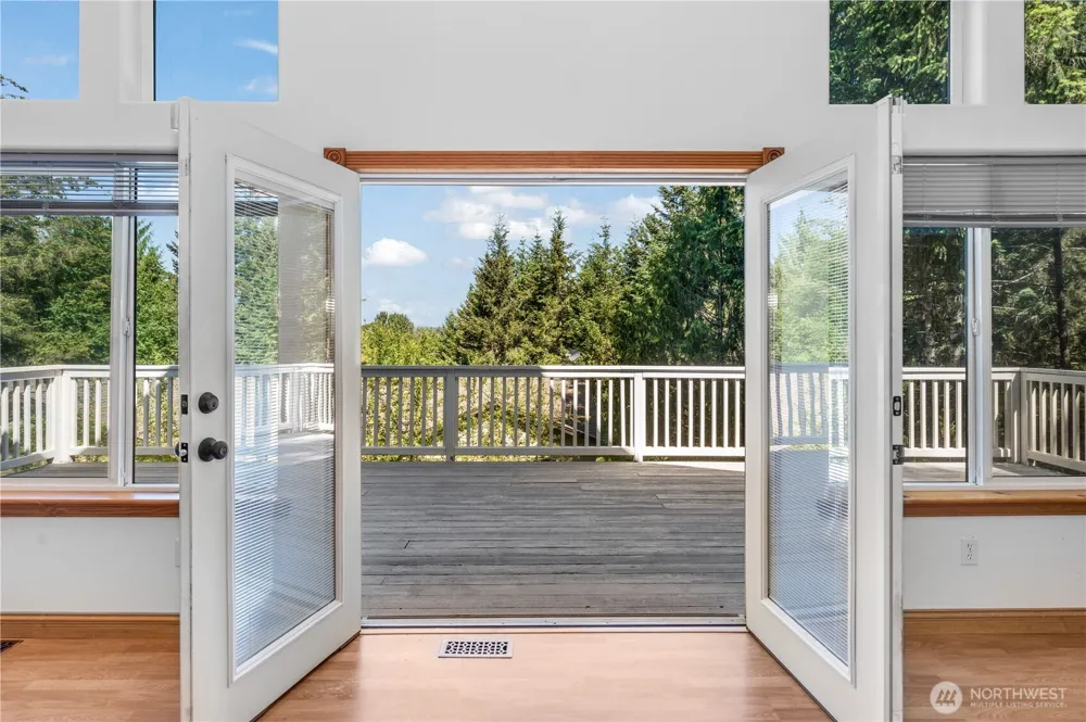 110 E Glacier Crest Road Grapeview, WA 98546