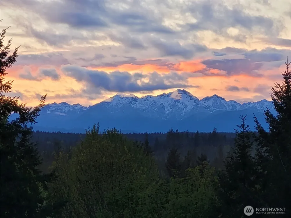 110 E Glacier Crest Road Grapeview, WA 98546