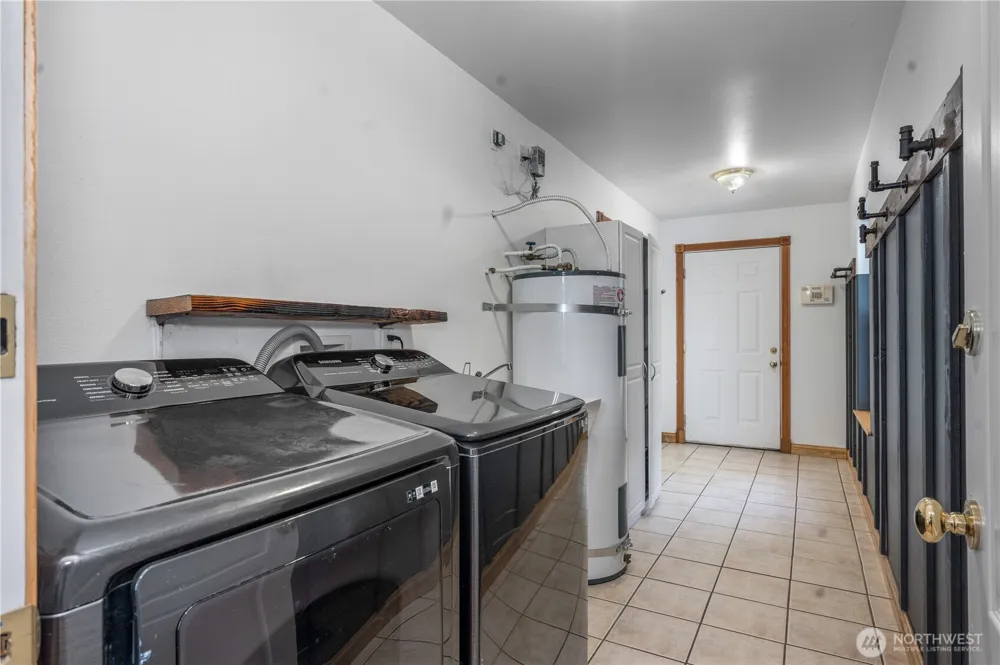110 E Glacier Crest Road Grapeview, WA 98546