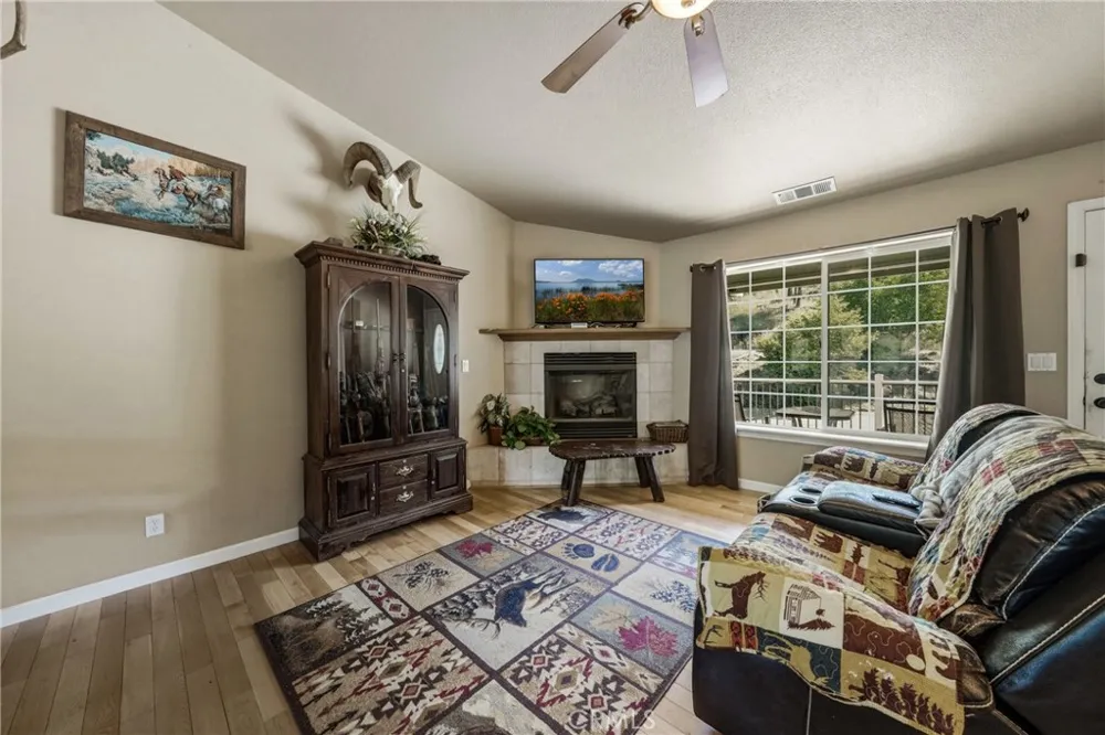 3409 Wolf Creek Clearlake Oaks, CA 95423