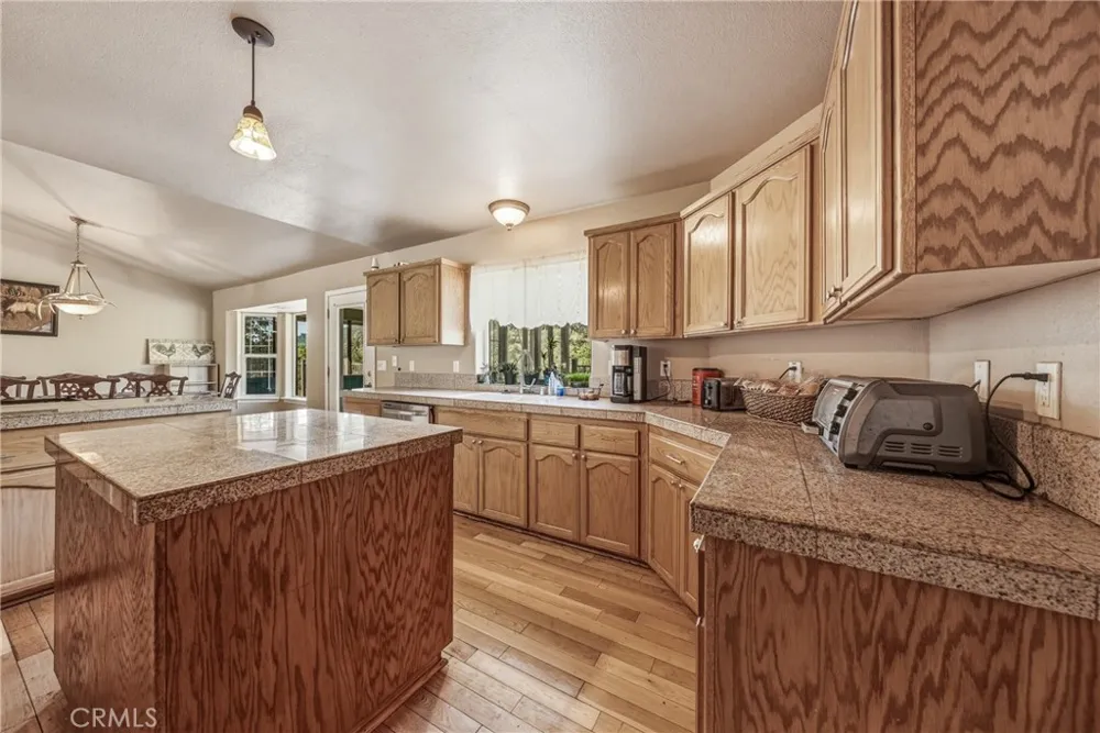 3409 Wolf Creek Clearlake Oaks, CA 95423