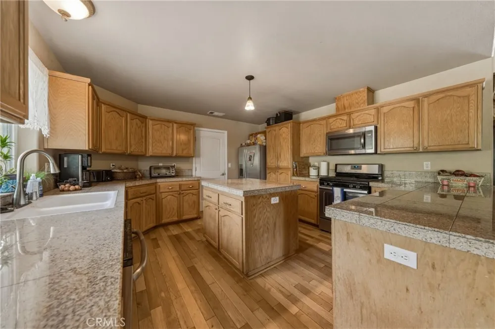 3409 Wolf Creek Clearlake Oaks, CA 95423
