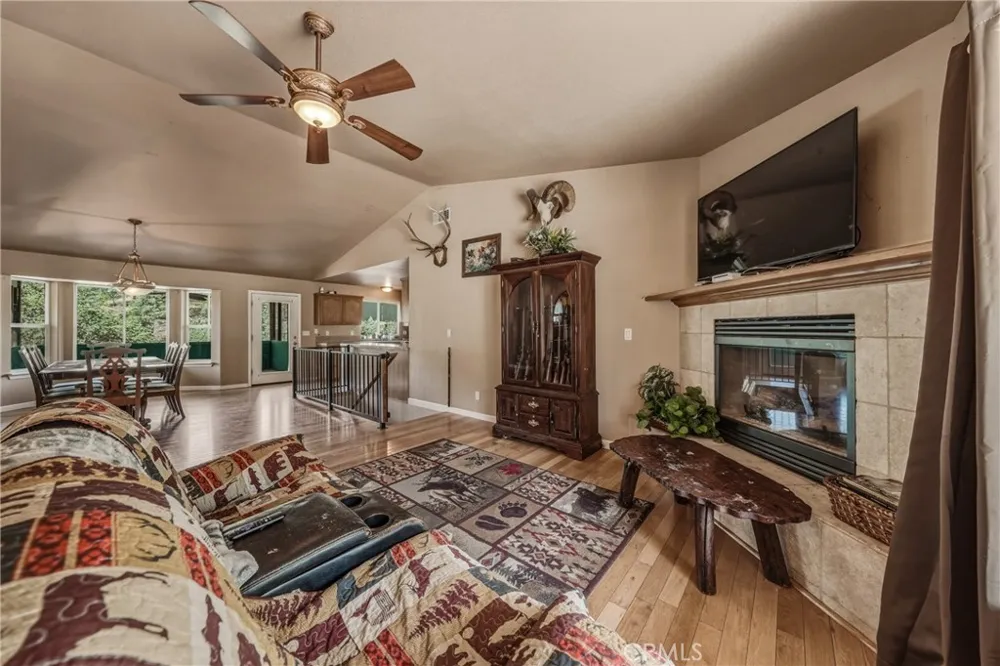 3409 Wolf Creek Clearlake Oaks, CA 95423