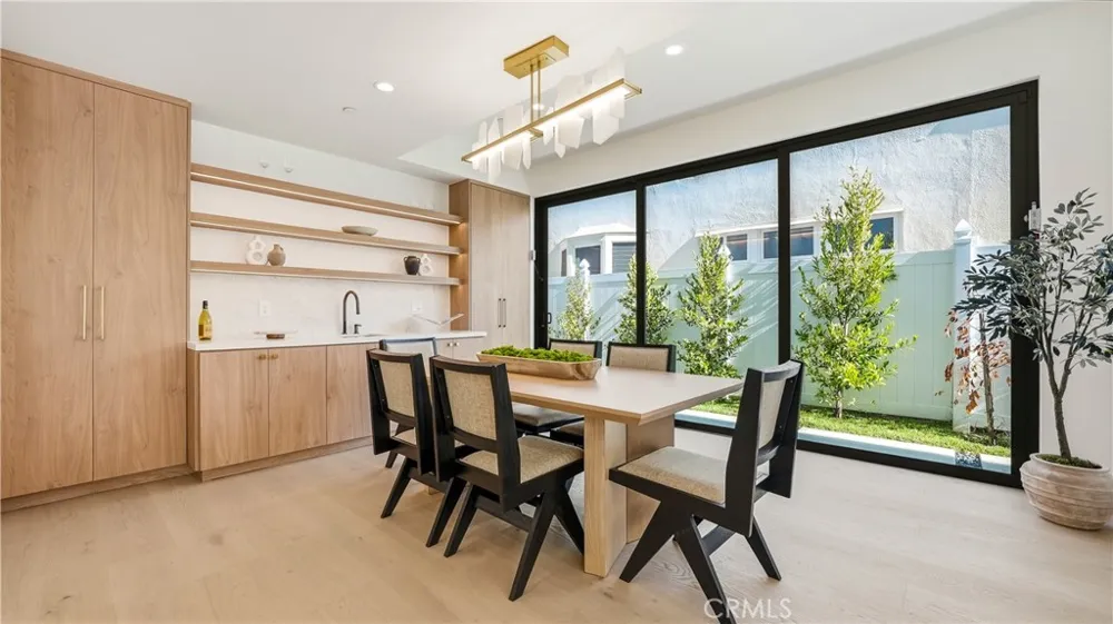 813 Genesee Avenue Los Angeles, CA 90046