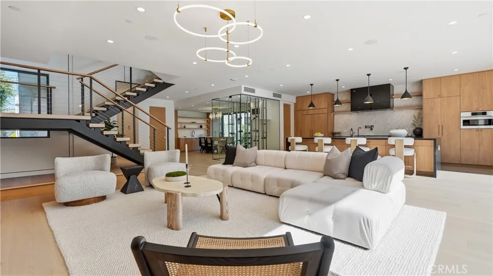 813 Genesee Avenue Los Angeles, CA 90046