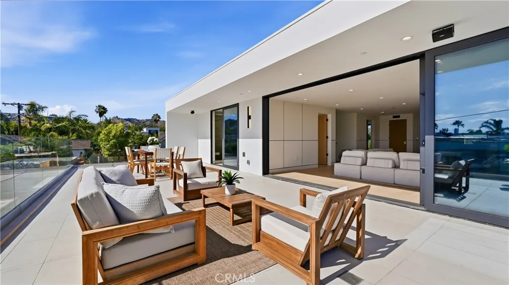 813 Genesee Avenue Los Angeles, CA 90046