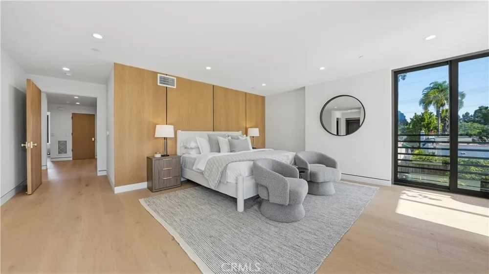 813 Genesee Avenue Los Angeles, CA 90046