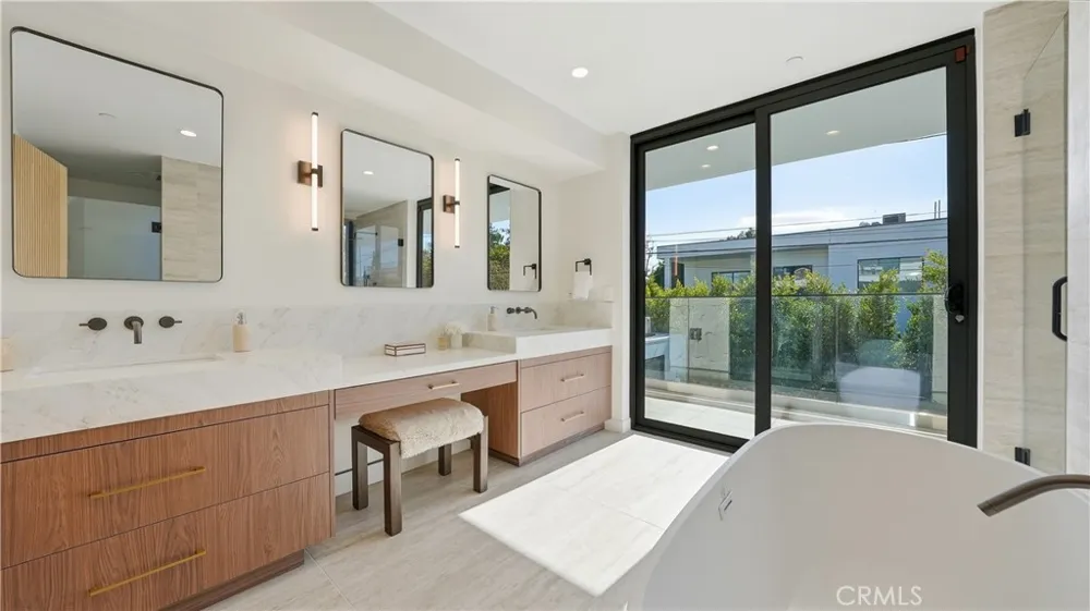 813 Genesee Avenue Los Angeles, CA 90046