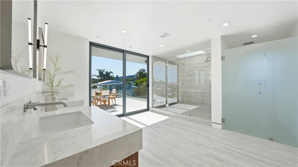 813 Genesee Avenue Los Angeles, CA 90046