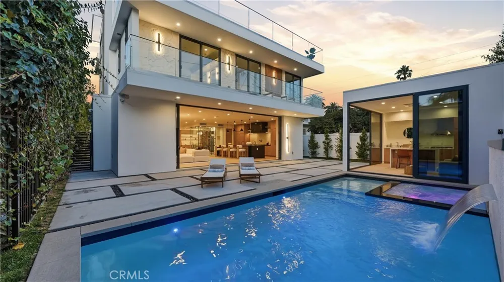 813 Genesee Avenue Los Angeles, CA 90046