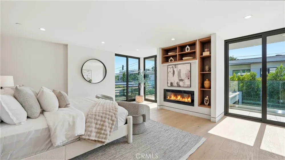 813 Genesee Avenue Los Angeles, CA 90046