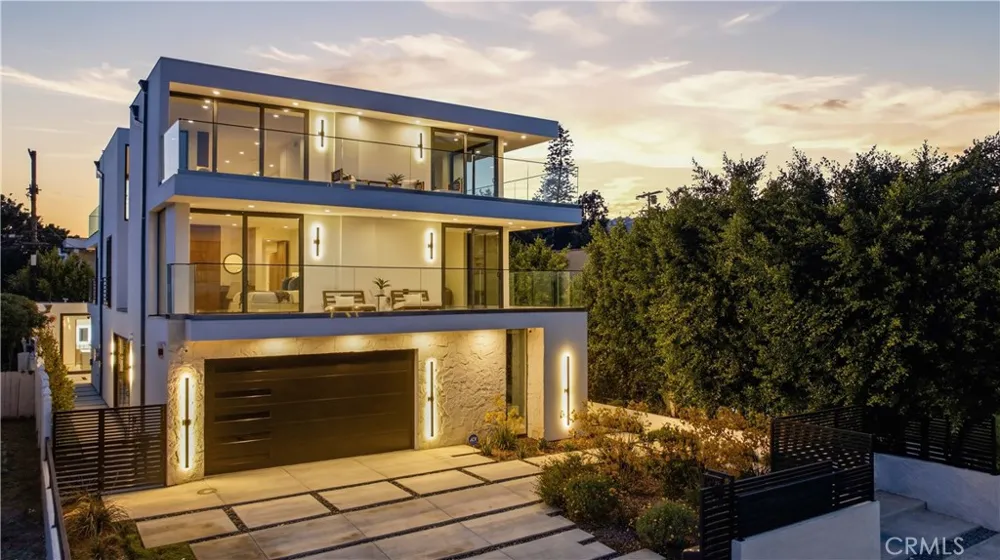 813 Genesee Avenue Los Angeles, CA 90046