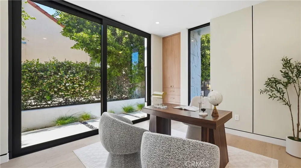 813 Genesee Avenue Los Angeles, CA 90046