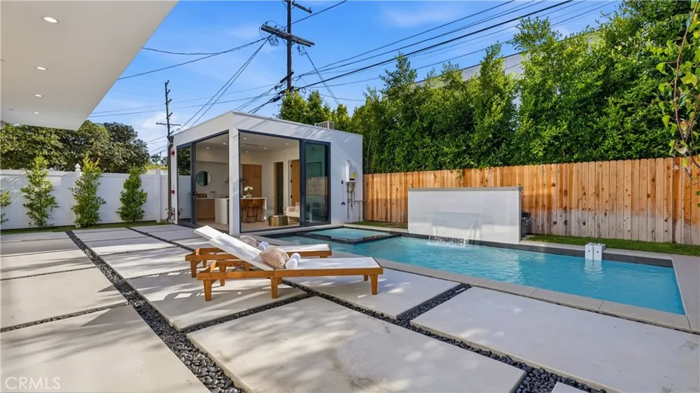 813 Genesee Avenue Los Angeles, CA 90046