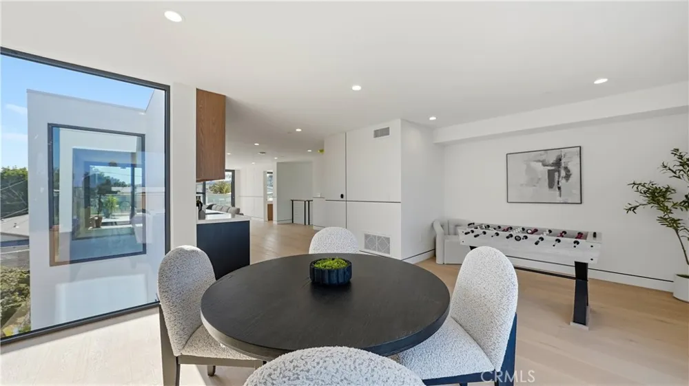 813 Genesee Avenue Los Angeles, CA 90046