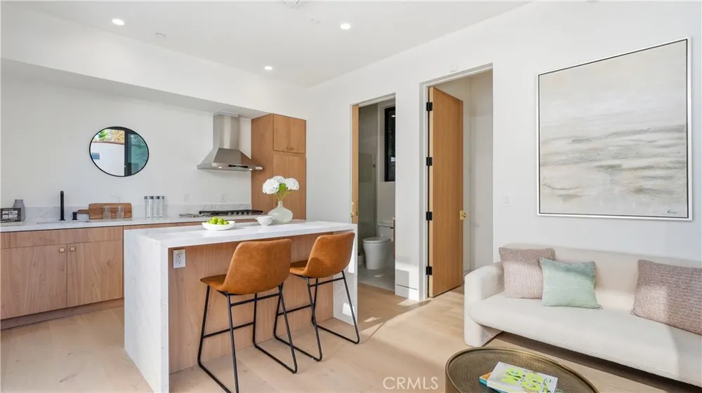 813 Genesee Avenue Los Angeles, CA 90046