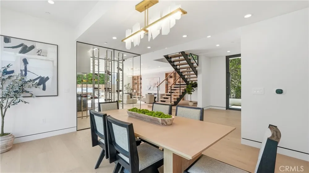 813 Genesee Avenue Los Angeles, CA 90046