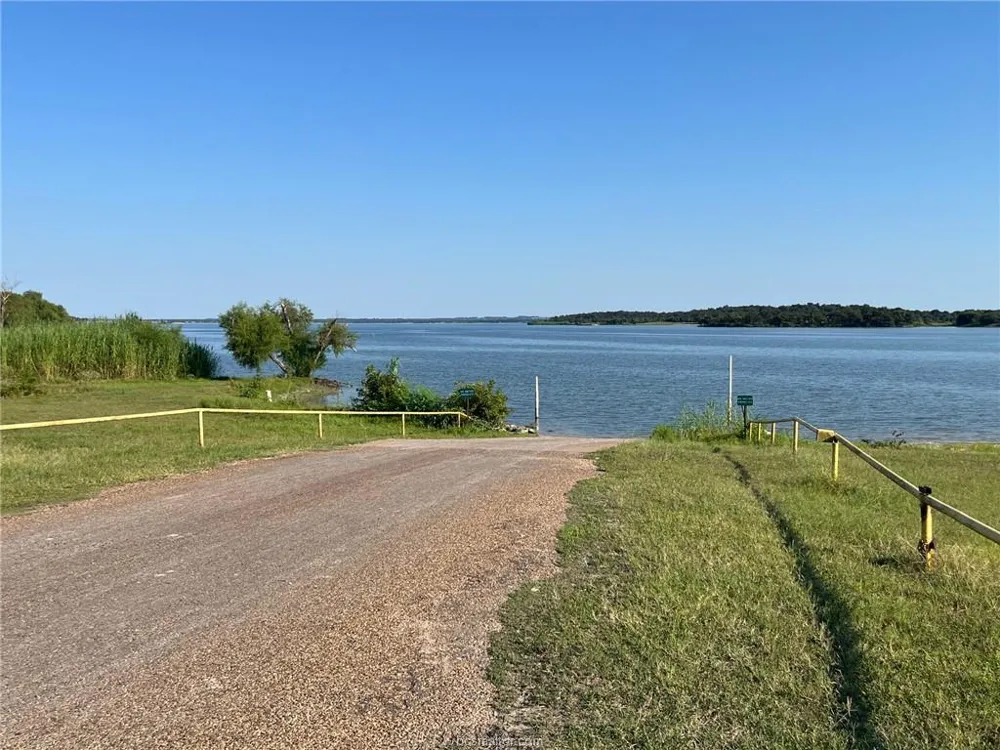 545 Cranberry Road Somerville, TX 77879