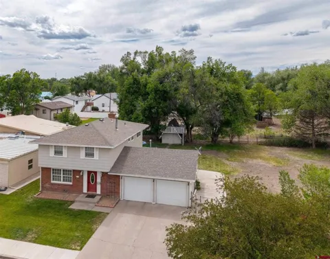 3 Bellwood Drive