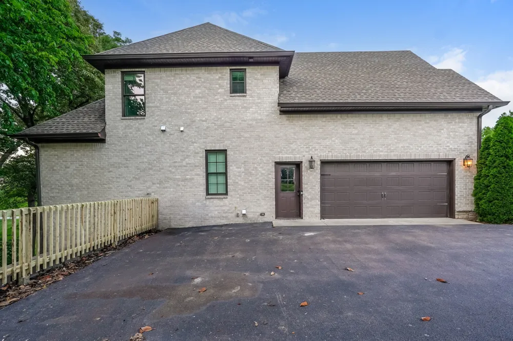 521 Autumnstone Ln Bowling Green, KY 42103