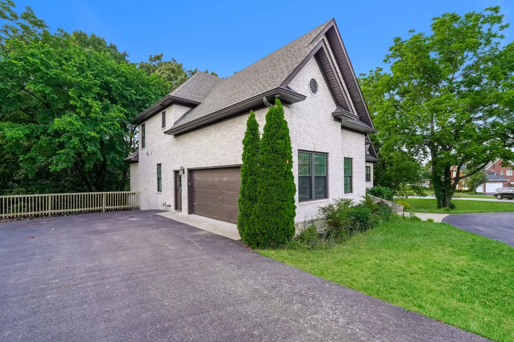 521 Autumnstone Ln Bowling Green, KY 42103