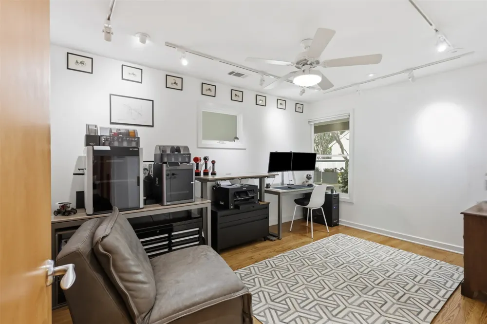 4329 Taos Road Dallas, TX 75209