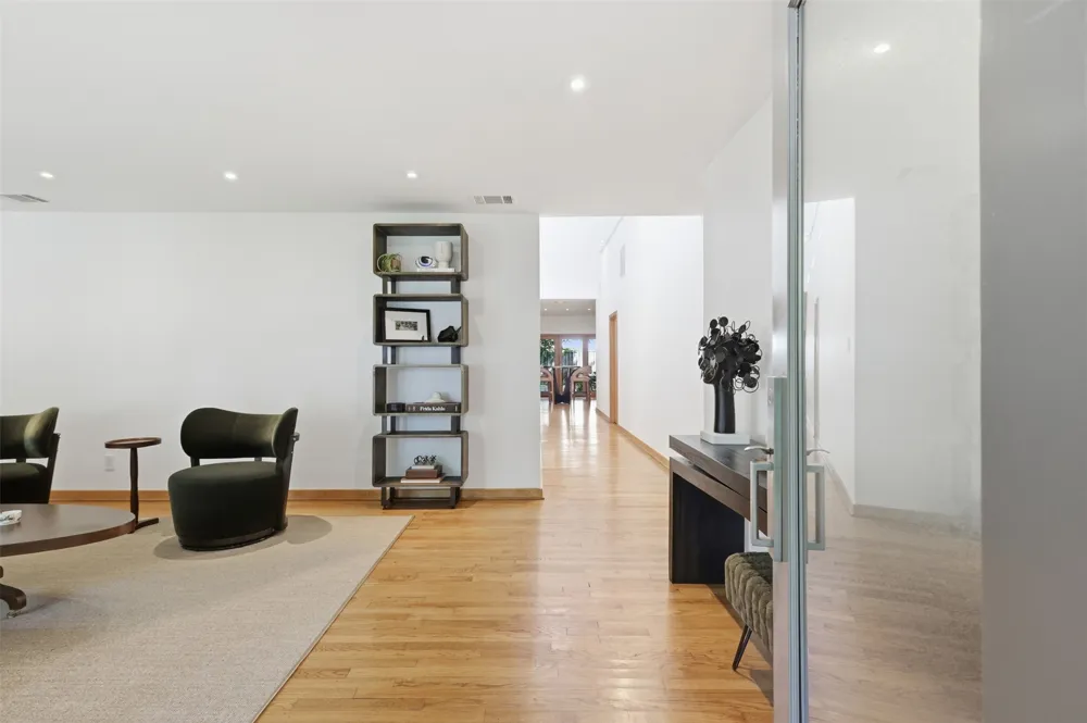 4329 Taos Road Dallas, TX 75209