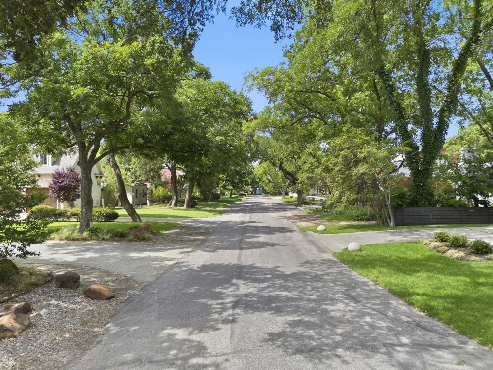 4329 Taos Road Dallas, TX 75209