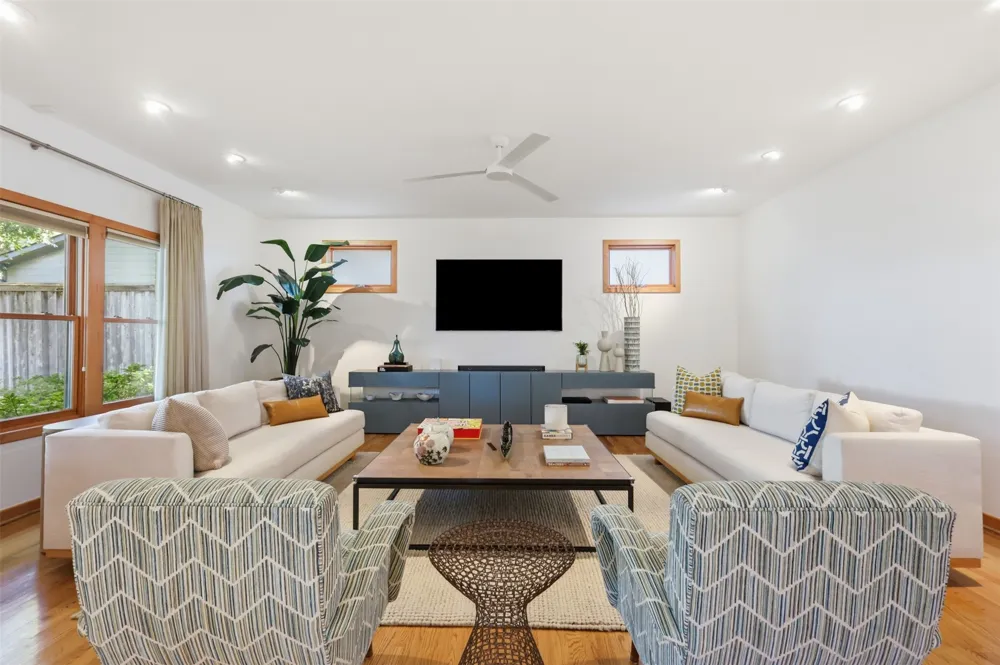 4329 Taos Road Dallas, TX 75209