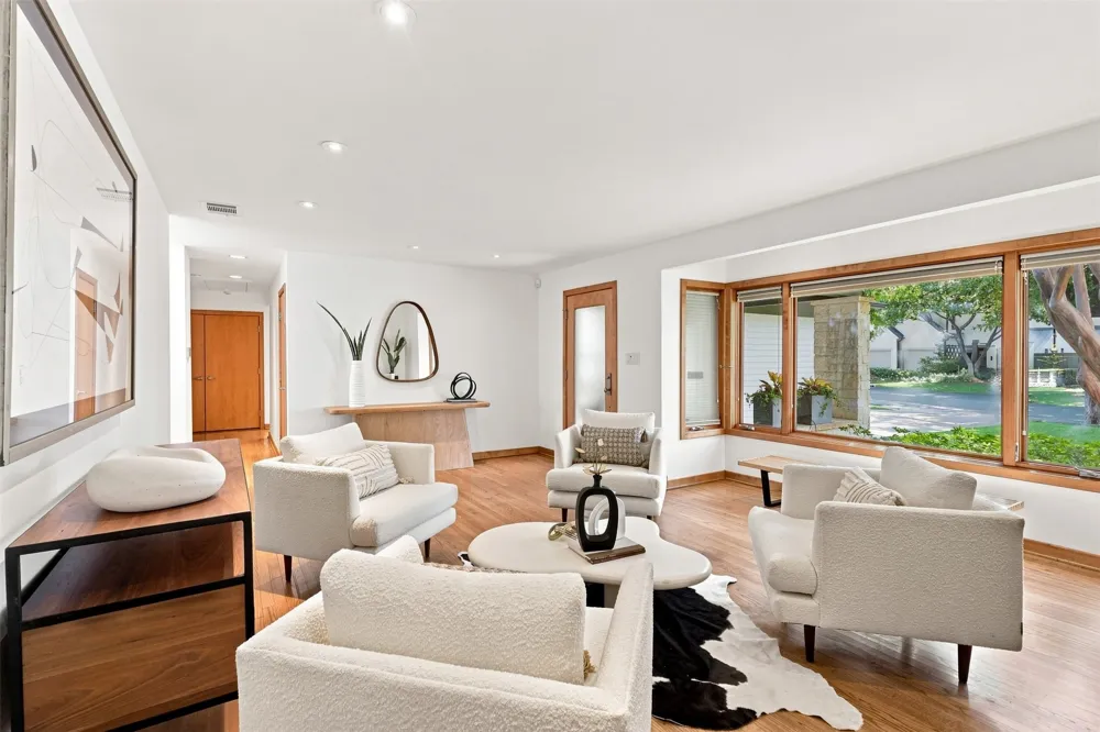 4329 Taos Road Dallas, TX 75209