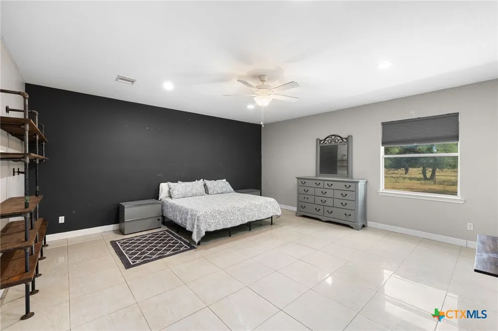 1102 Private Road 2332 Giddings, TX 78942
