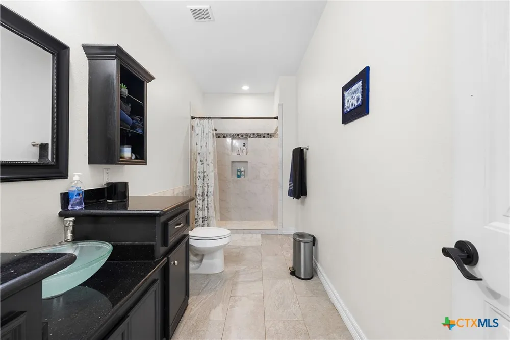 1102 Private Road 2332 Giddings, TX 78942