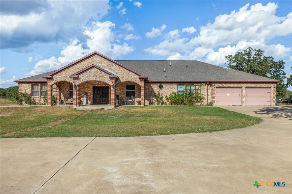 1102 Private Road 2332 Giddings, TX 78942