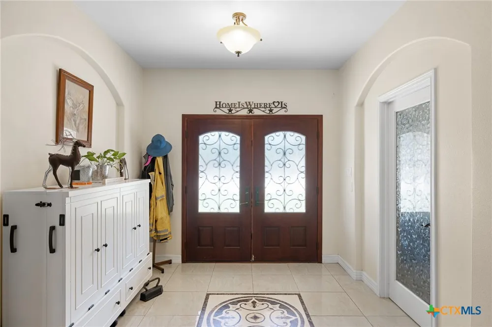 1102 Private Road 2332 Giddings, TX 78942