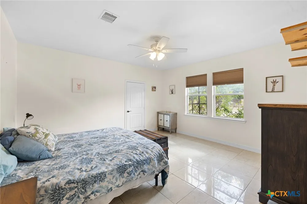 1102 Private Road 2332 Giddings, TX 78942